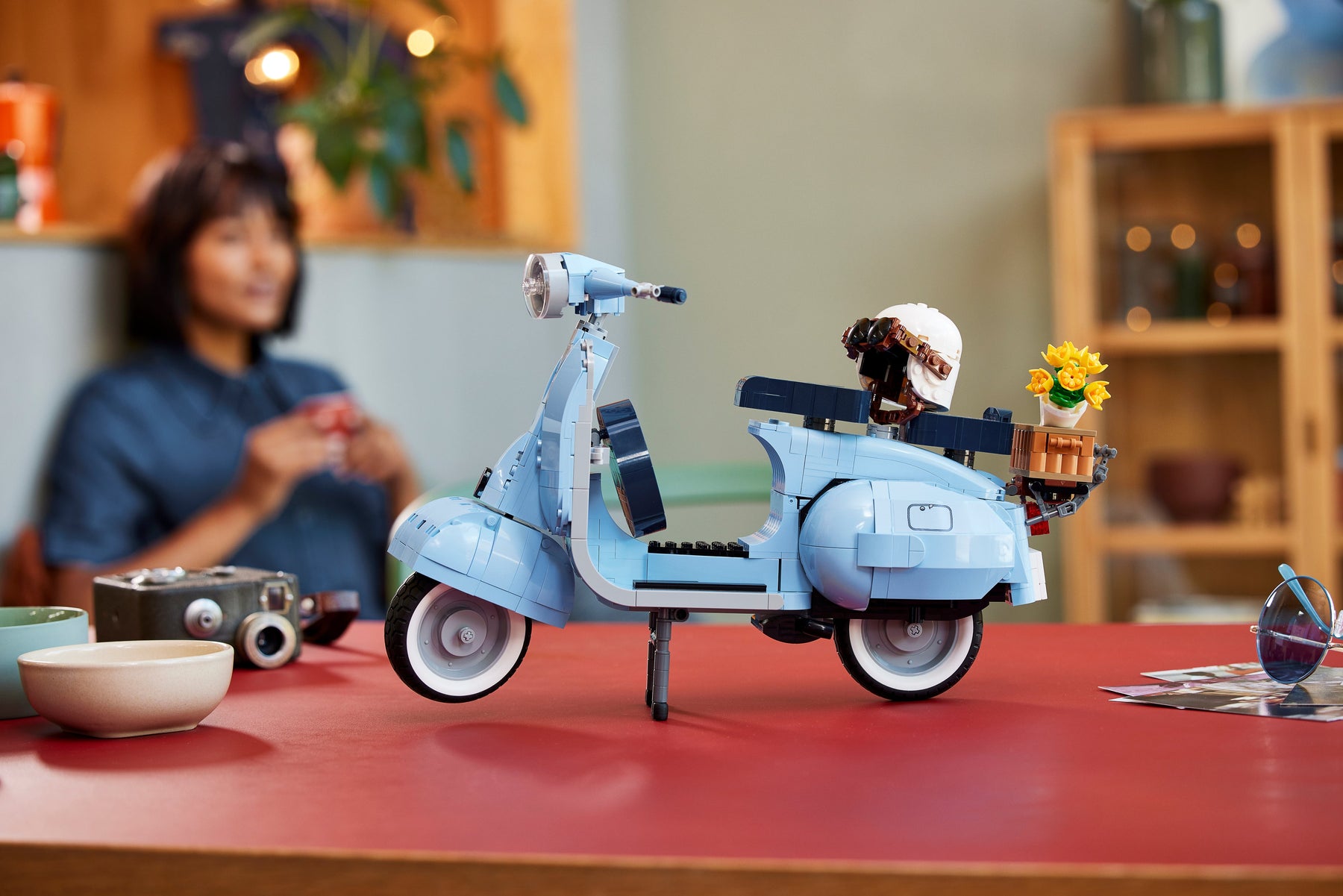 Un icono del estilo italiano: la elegancia de los años 60 con la nueva LEGO® Vespa 125