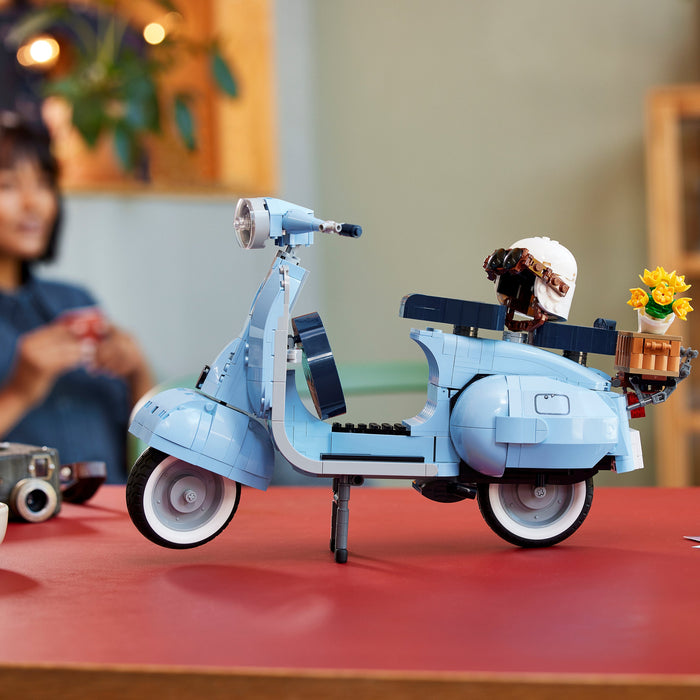Un icono del estilo italiano: la elegancia de los años 60 con la nueva LEGO® Vespa 125