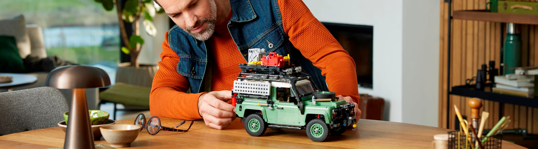 LAND ROVER DEFENDER LEGO