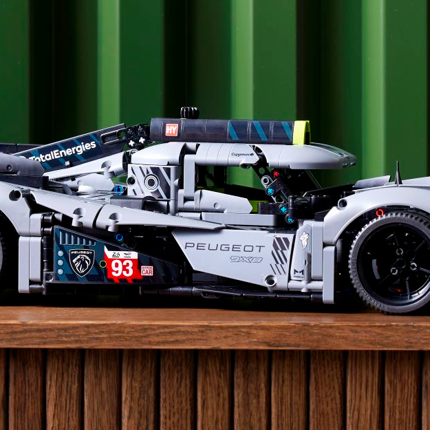 El nuevo Peugeot 9X8 de LEGO® Technic™ rinde homenaje al hipercoche híbrido antes del debut em la carrera Le Mans