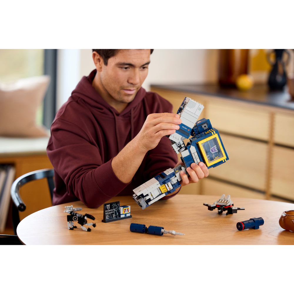LEGO®Icons: Transformers: Soundwave (10358)_014