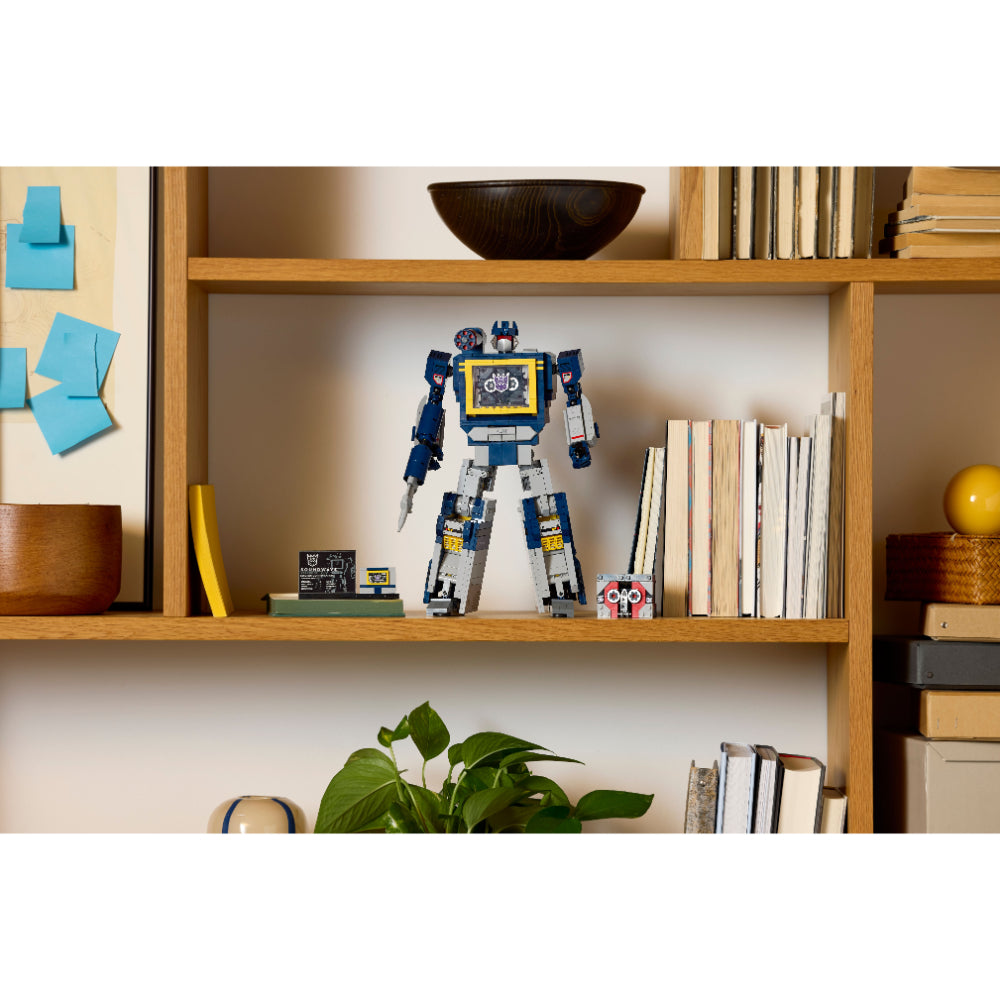 LEGO®Icons: Transformers: Soundwave (10358)_016