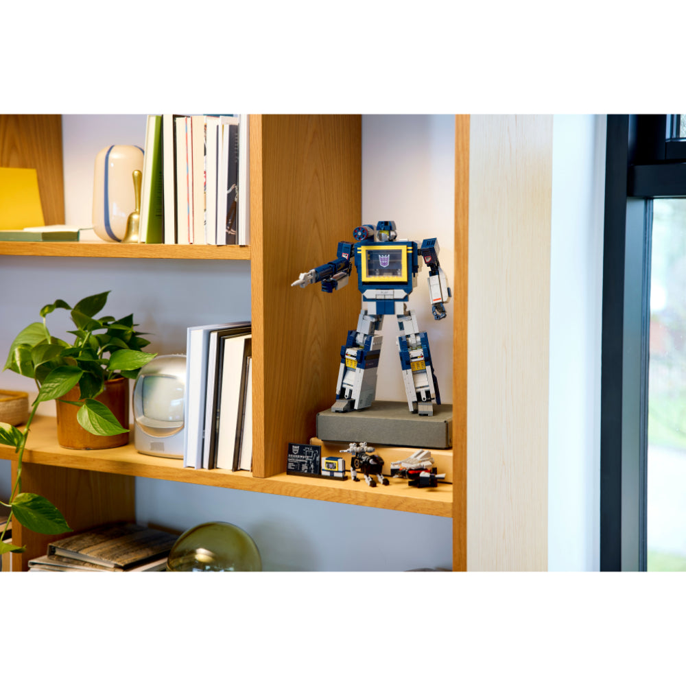 LEGO®Icons: Transformers: Soundwave (10358)_018