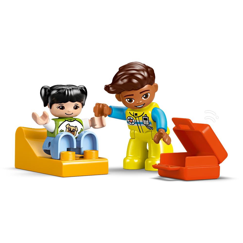 LEGO®Duplo: Ambulancia Y Conductor (10447)_005