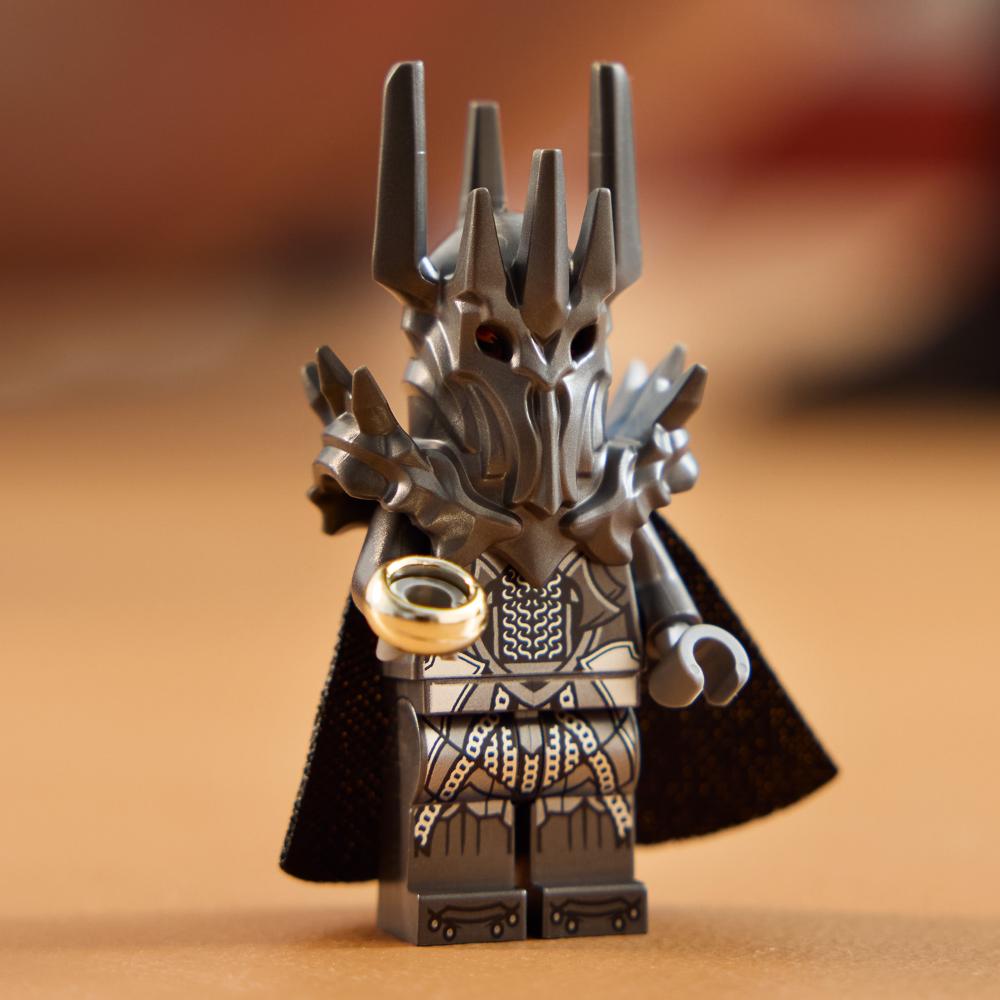 EL SEÑOR DE LOS ANILLOS: CASCO DE SAURON