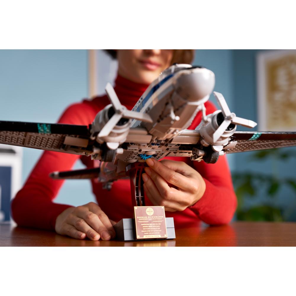 LEGO®Icons: Avión De Pasajeros Douglas™ Dc-3™ De Pan Am® (11378)_012