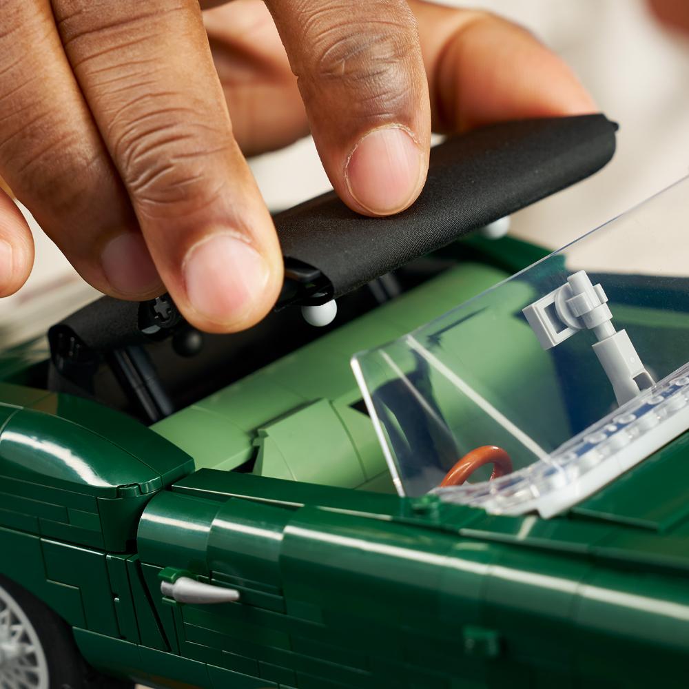 LEGO®Icons: Jaguar E-Type (11381)_013