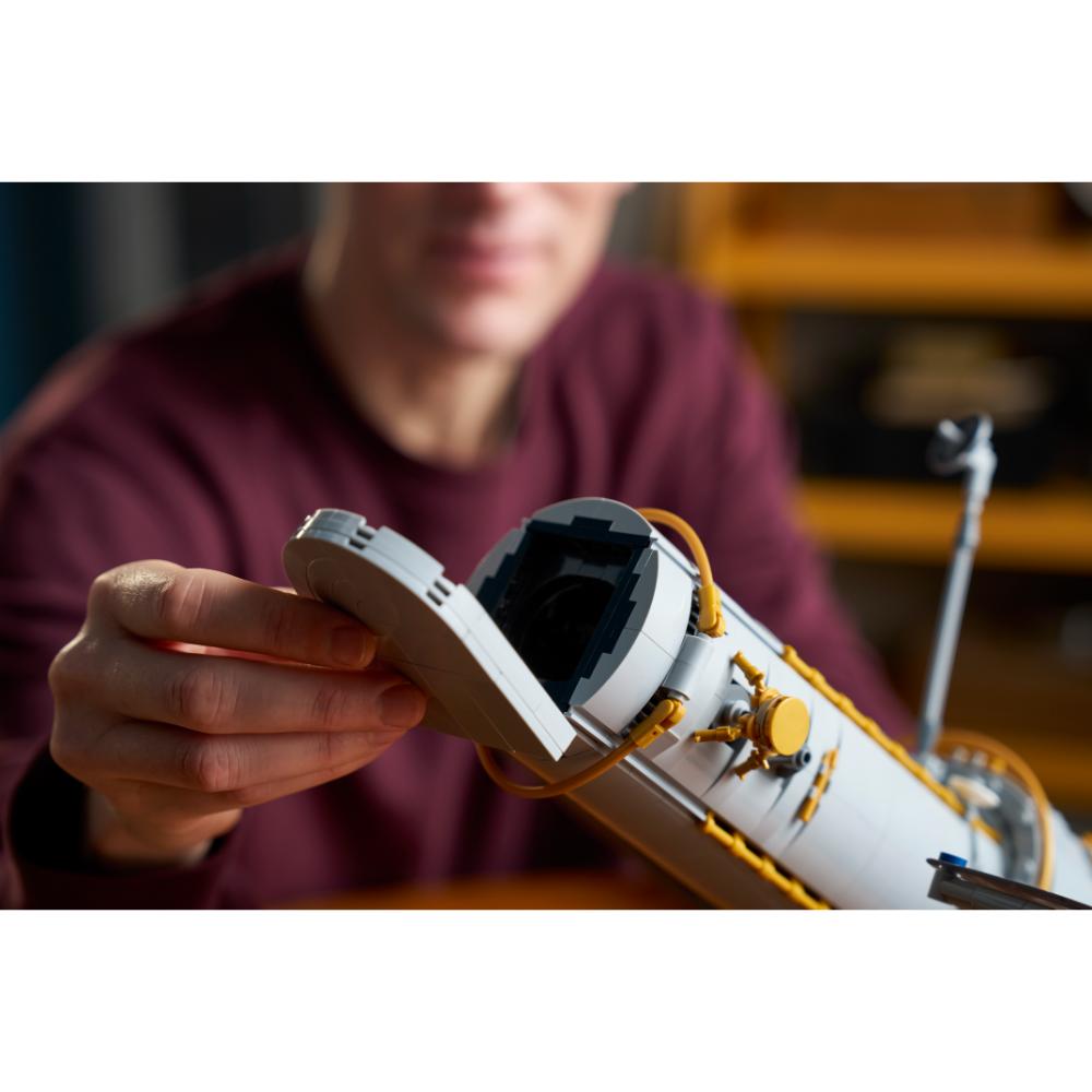 LEGO®Icons: Telescopio Espacial Hubble (11382)_011