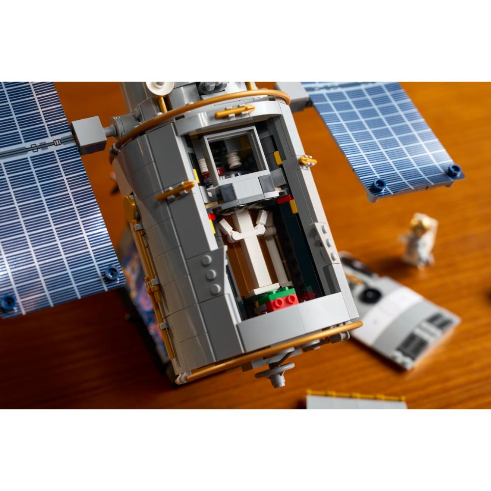 LEGO®Icons: Telescopio Espacial Hubble (11382)_013