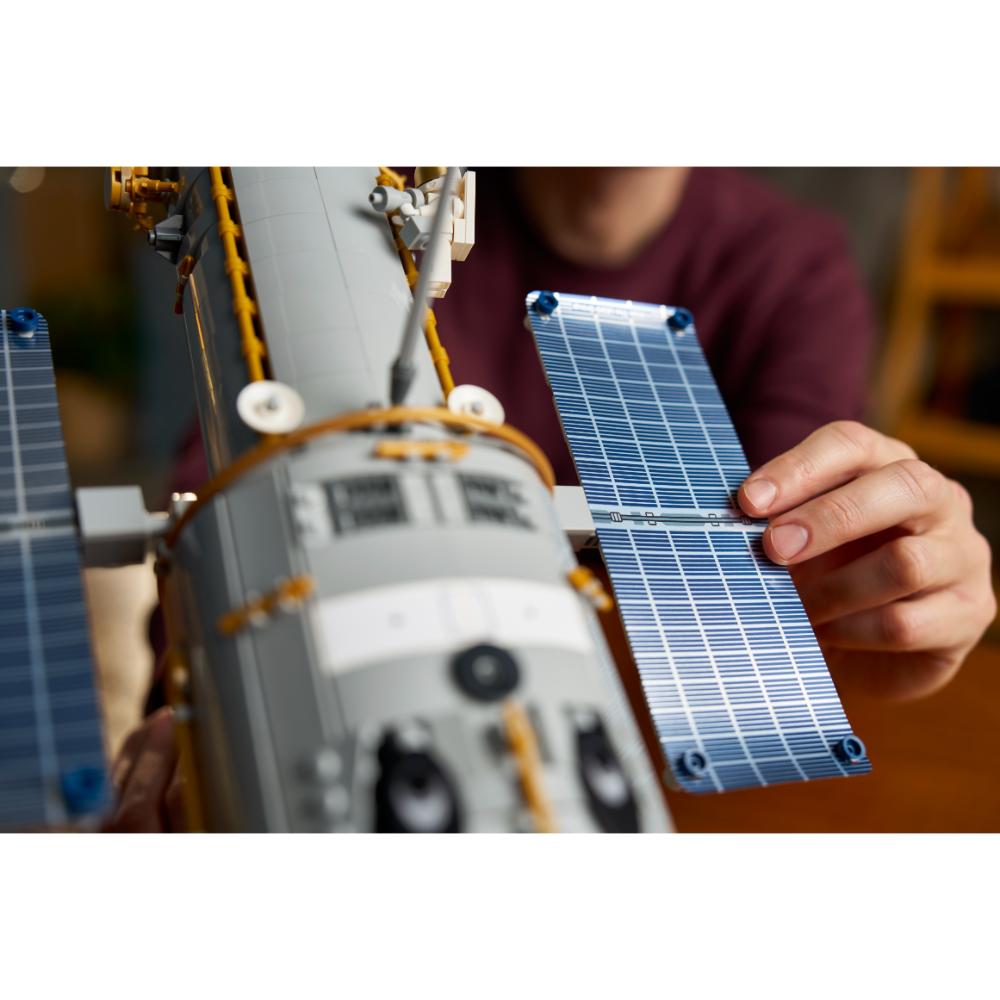 LEGO®Icons: Telescopio Espacial Hubble (11382)_010