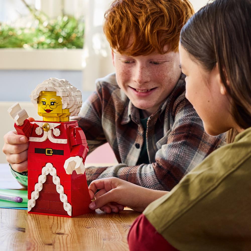 LEGO®Navidad: Minifigura Gigante De La Sra. Noel (40875)_009