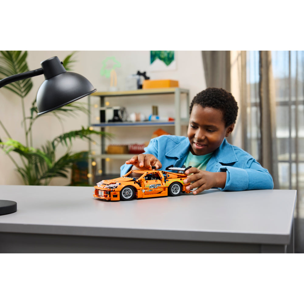 LEGO®Technic: Fast And Furious Toyota Supra Mk4 (42204)_009