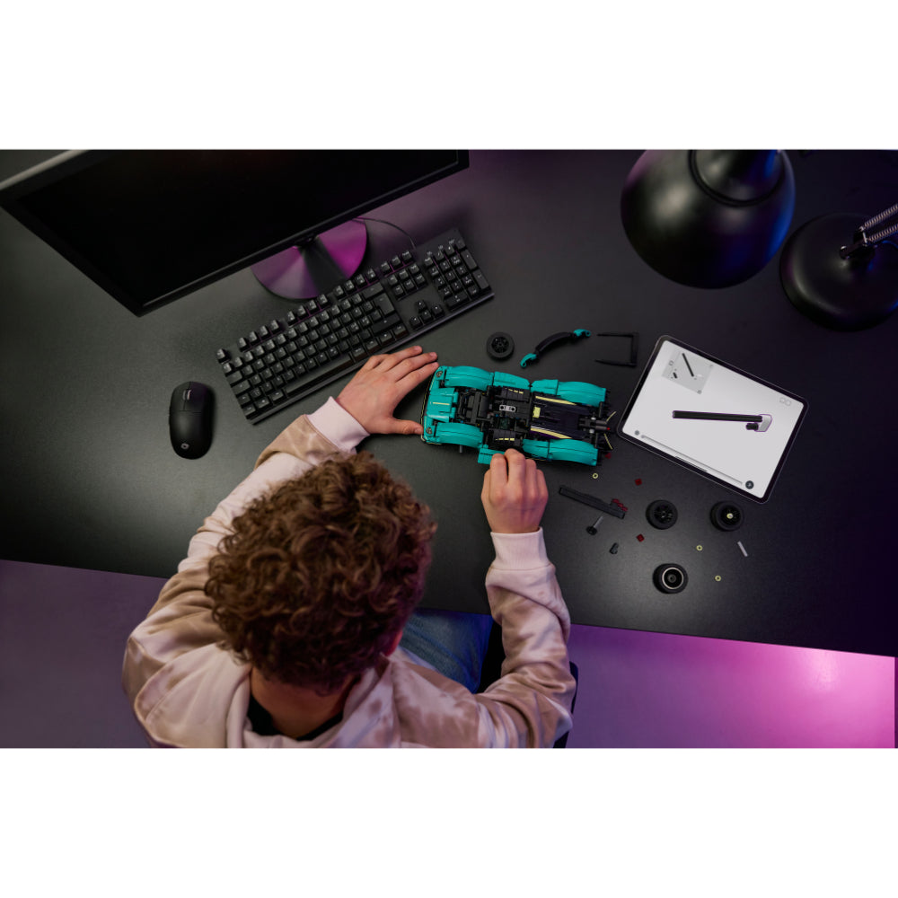 LEGO®Technic: Aston Martin Valkyrie (42208)_008