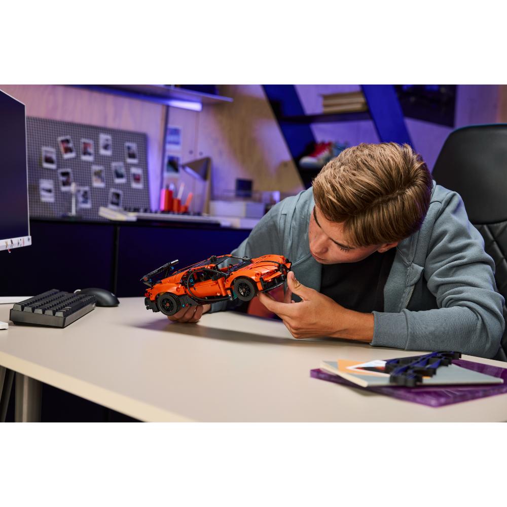 HIPERAUTO BUGATTI CHIRON PUR SPORT