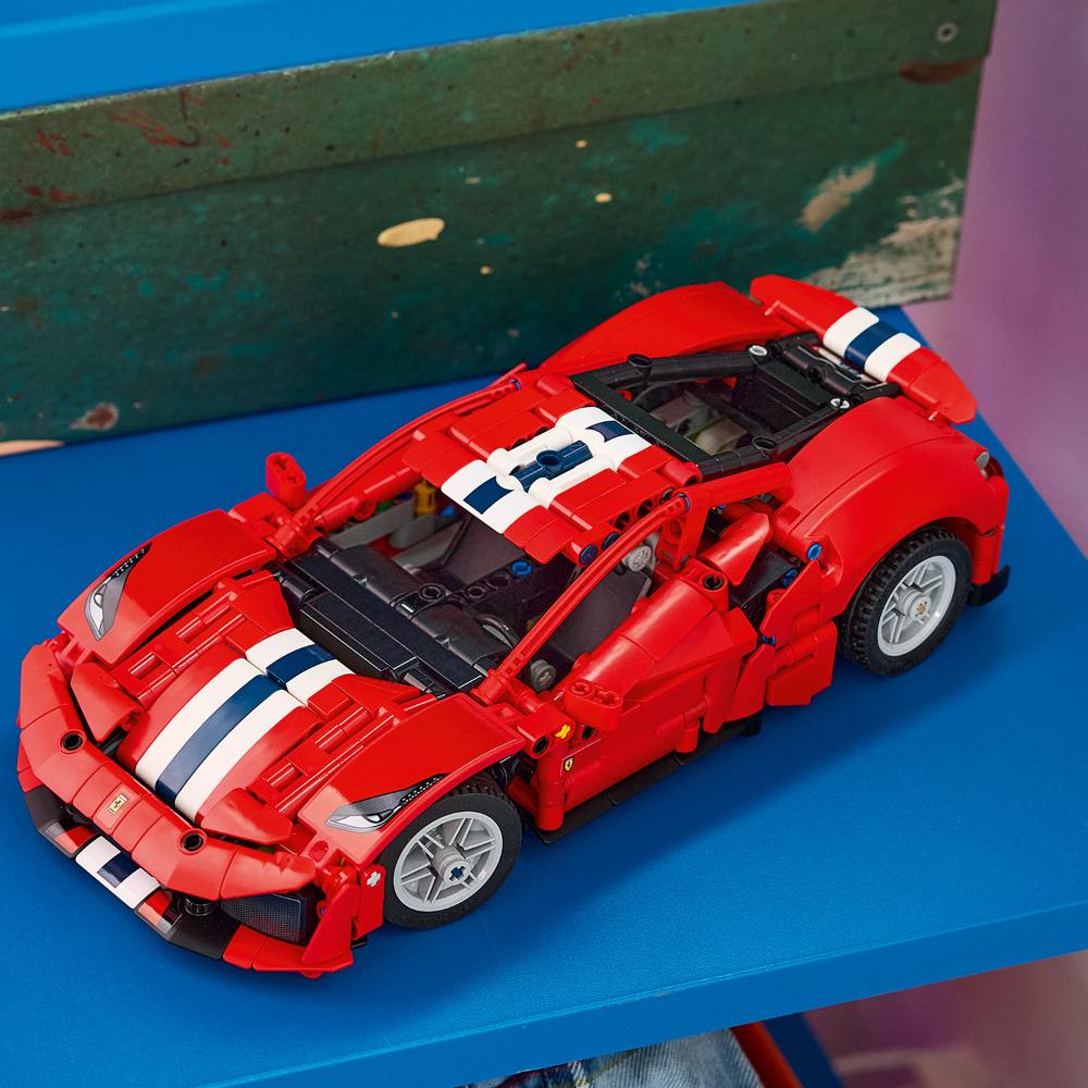 LEGO®Technic: Coche Ferrari 488 Pista (42235)_011