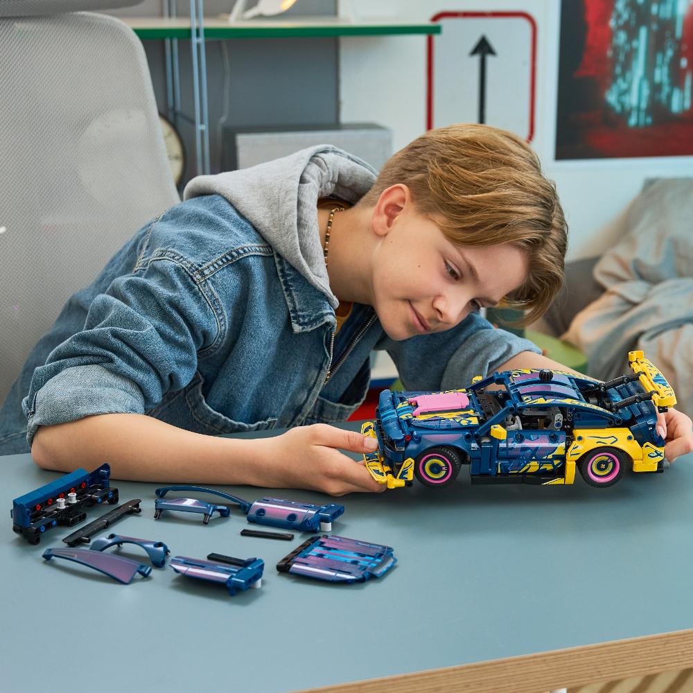 LEGO®Technic: Taller De Tuning: Coche Ford Mustang Gt (42236)_011