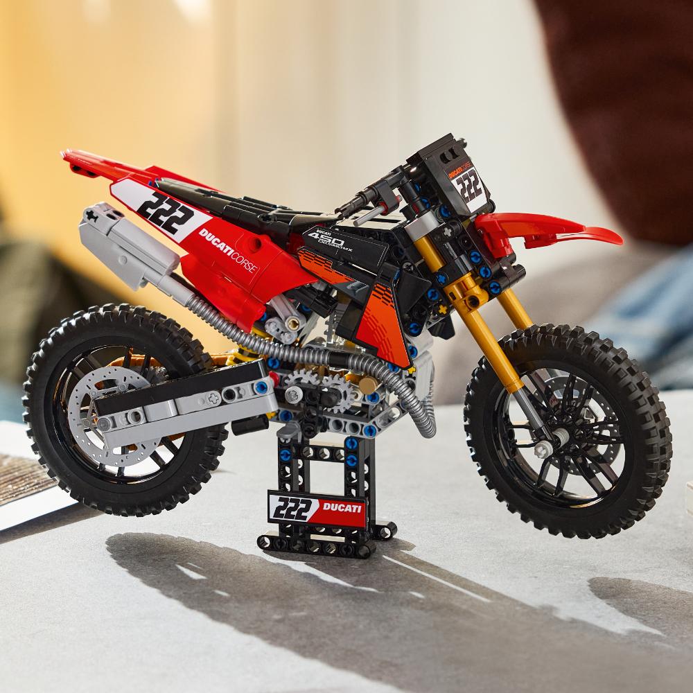 LEGO®Technic: Moto Ducati Desmo450 Mx Factory (42238)_014