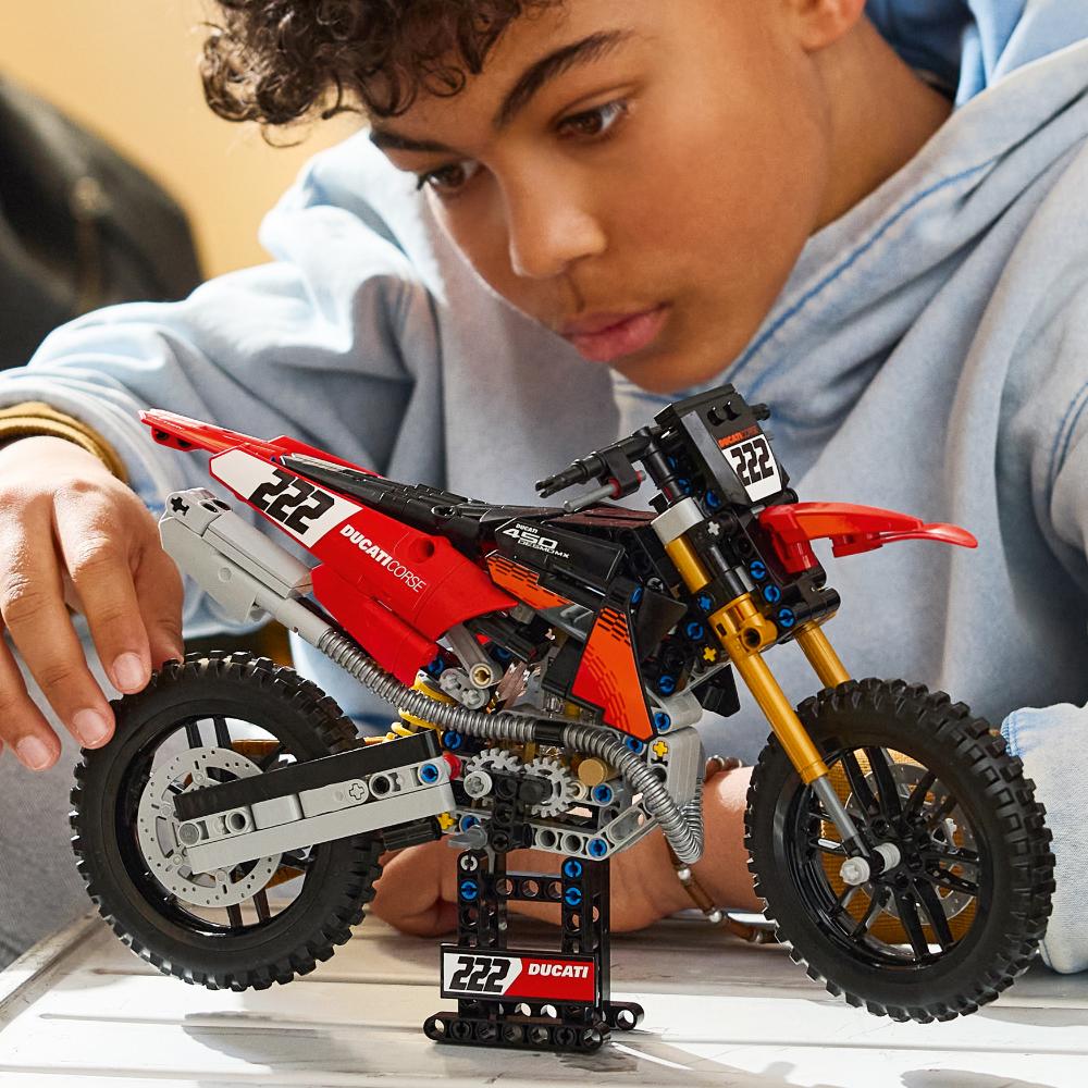 LEGO®Technic: Moto Ducati Desmo450 Mx Factory (42238)_009