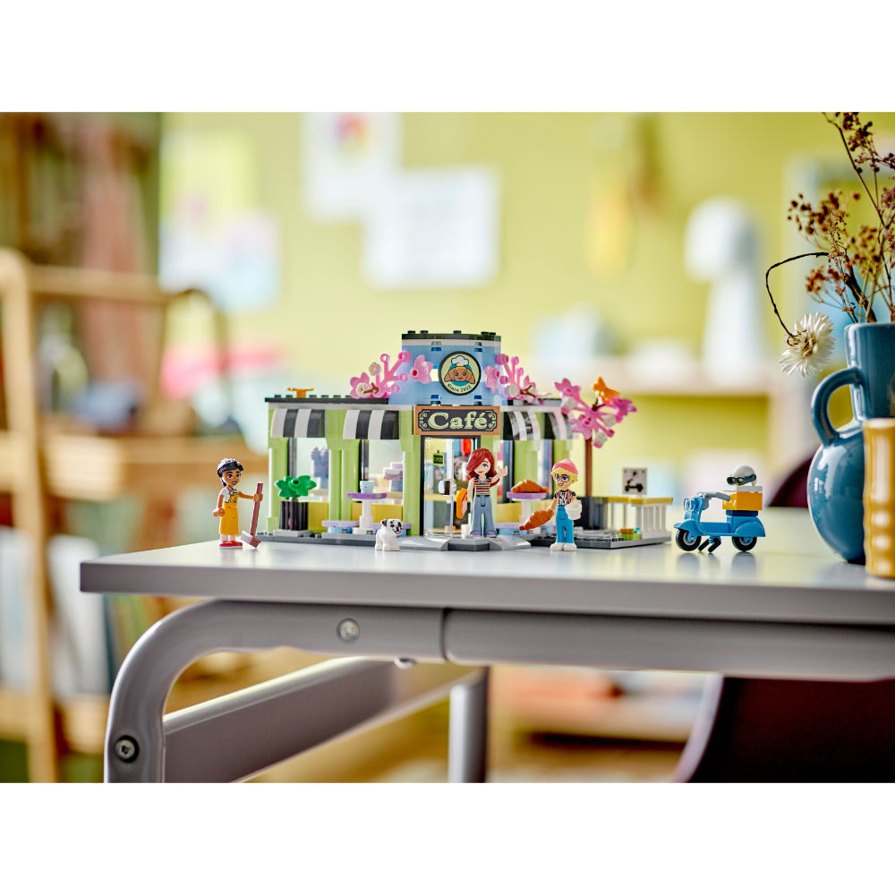 LEGO® Friends: Cafetería De Heartlake City (42618)_015