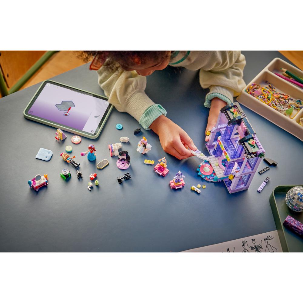 LEGO®Friends: Heartlake City Fashion Show (42685)_009