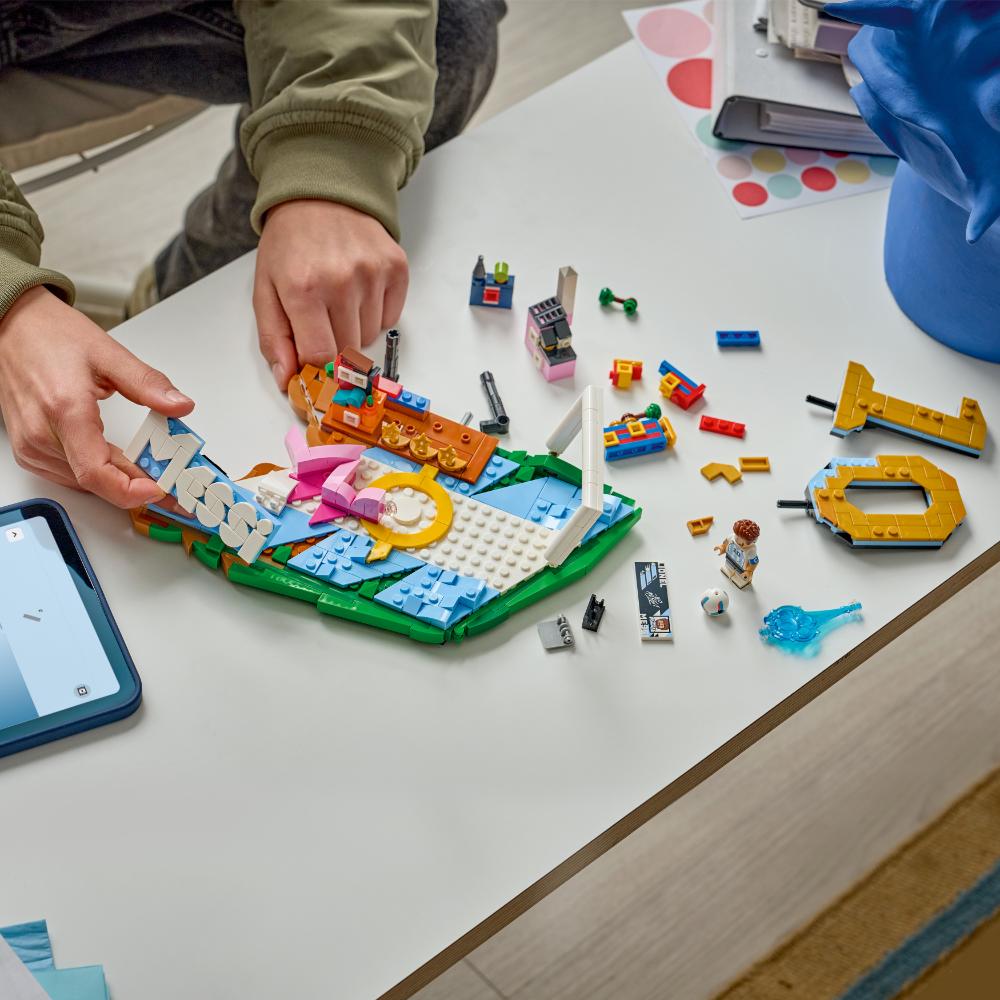 LEGO®Editions, Editions Sports: Lionel Messi: Fenómenos Del Fútbol (43011)_007