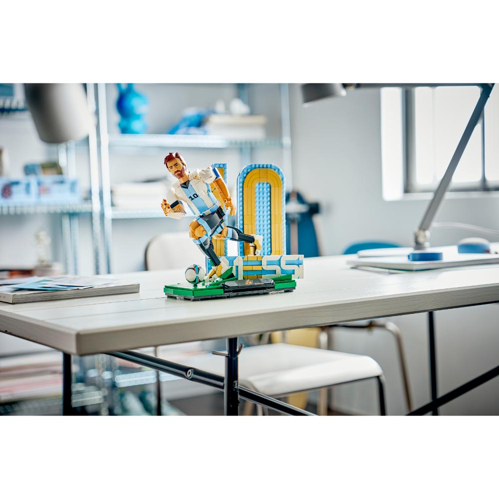 LEGO®Editions, Editions Sports: Lionel Messi: Leyenda Del Fútbol (43015)_010