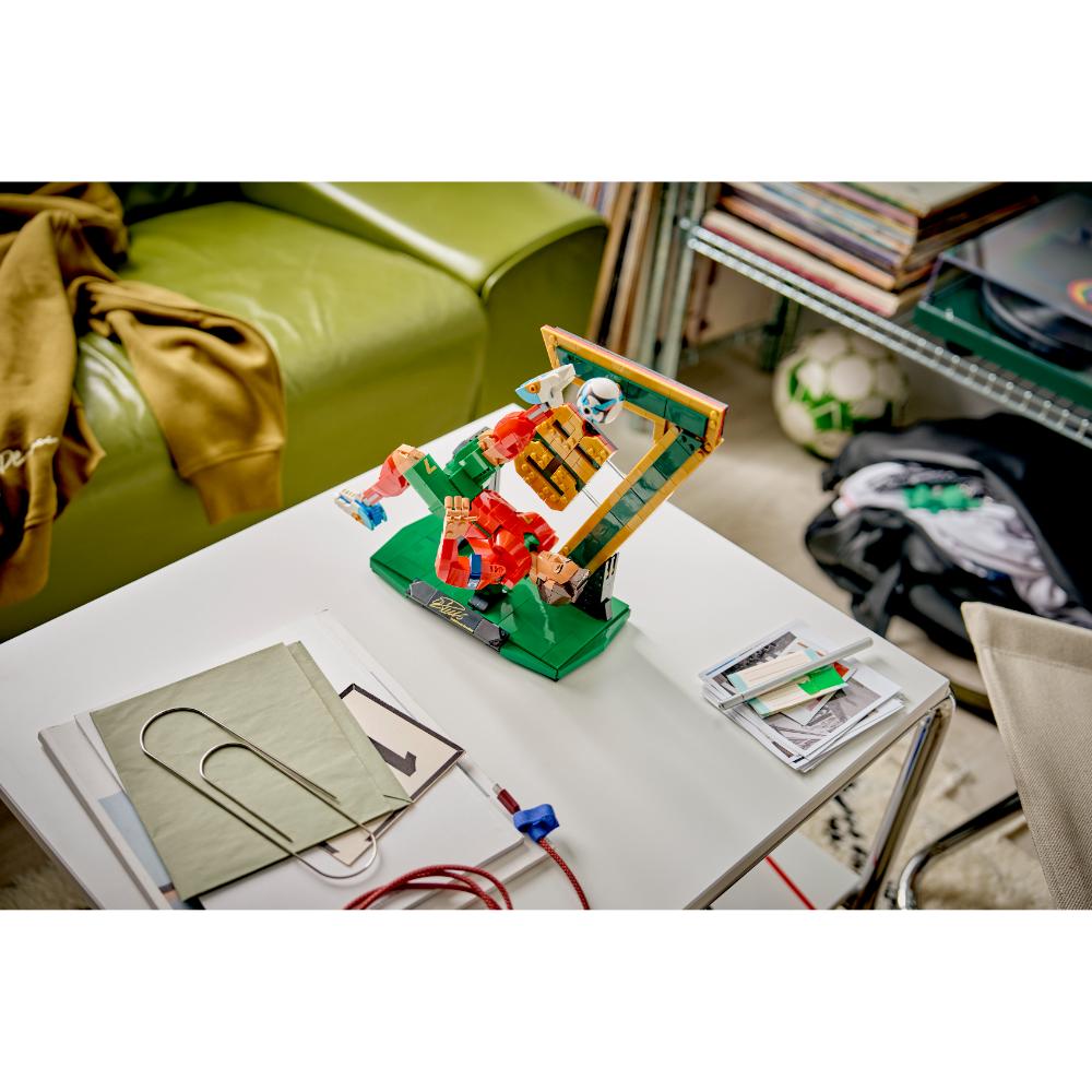 LEGO®Editions, Editions Sports: Cristiano Ronaldo: Leyenda Del Fútbol (43016)_007