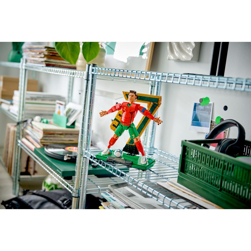 LEGO®Editions, Editions Sports: Cristiano Ronaldo: Leyenda Del Fútbol (43016)_008