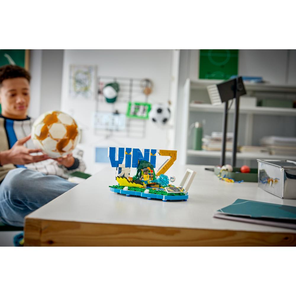 LEGO®Editions, Editions Sports: Vini Jr.: Fenómenos Del Fútbol (43027)_012