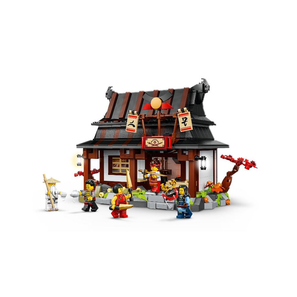LEGO®Ninjago: Herrería Cuatro Armas: 15 Aniversario (71858)_004