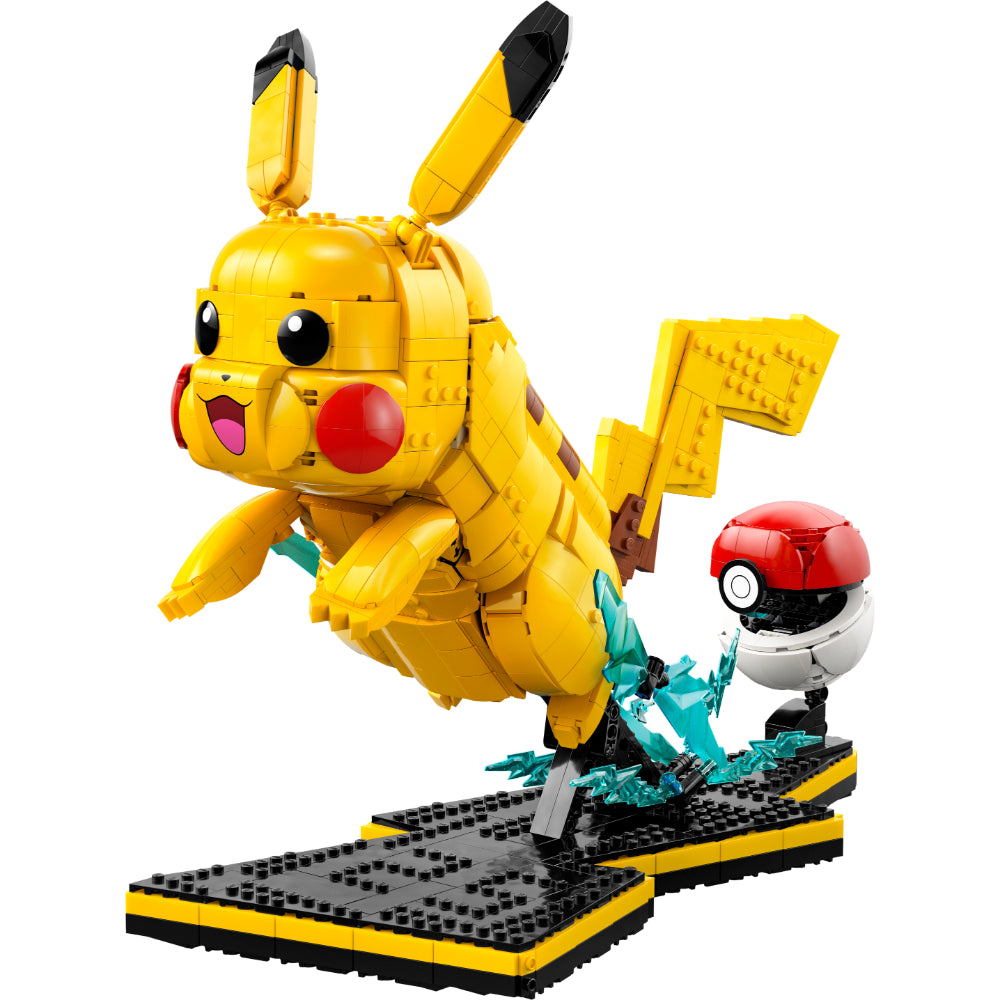 PIKACHU Y POKÉ BALL
