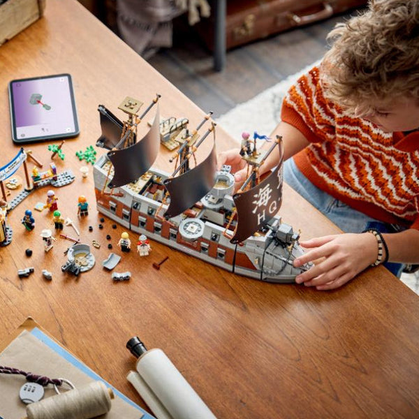 LEGO®One Piece: Barco De La Marina De Garp (75646)_009