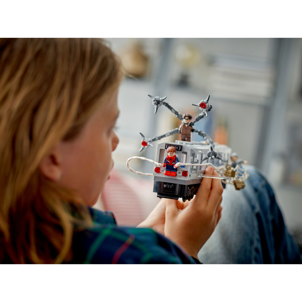 LEGO®Marvel Super Heroes: Spider-Man Vs. Doc Ock: Escena Del Tren Subterráneo (76321)_009
