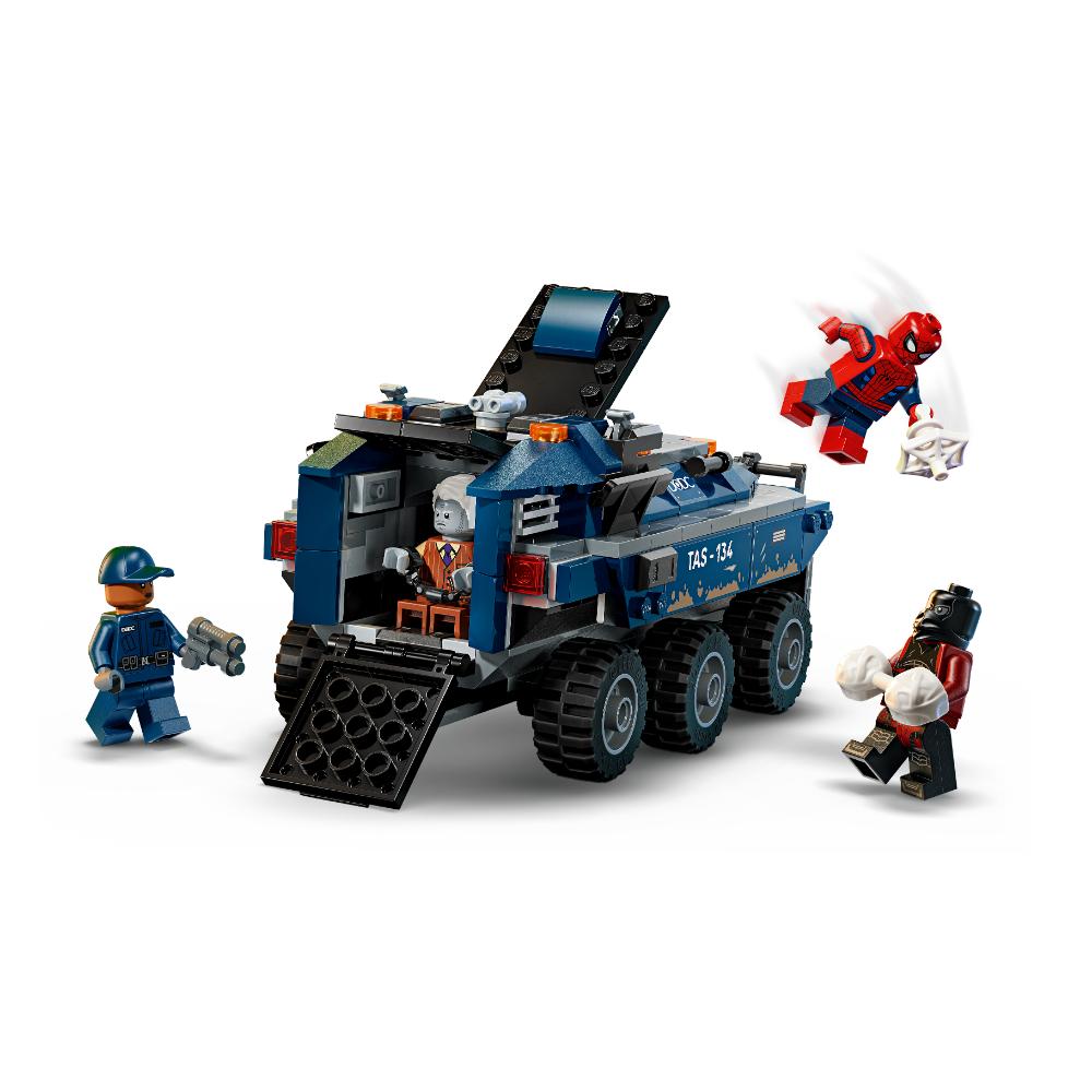LEGO®Superheroes: Spider-Man: Persecución Del Furgón Penitenciario (76349)_004