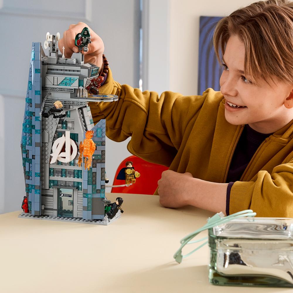 LEGO®Super Heroes: Nueva Torre Vengadores De Avengers: Doomsday (76352)_012