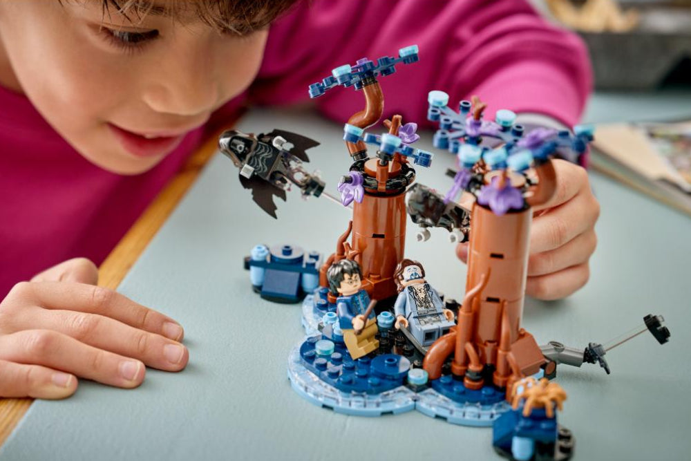 LEGO®Harry Potter Tm: Bosque Prohibido: Expecto Patronum (76475)_010