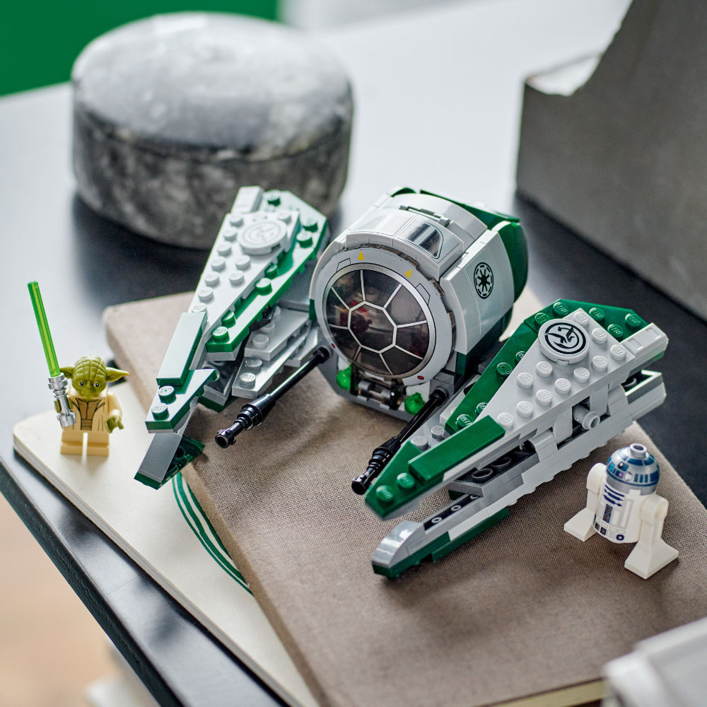 LEGO®Caza Estelar Jedi de Yoda (75360)